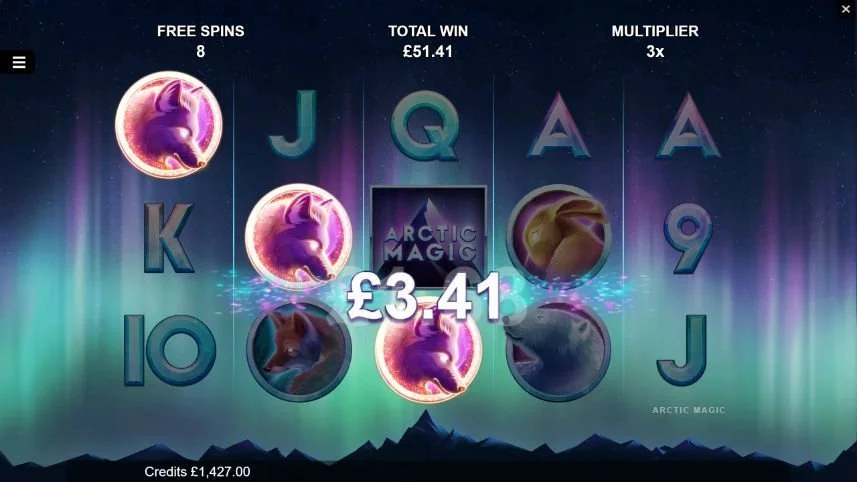 Freespins i Arctic Magic. Vi ser tre rosa markerade symboler och en vinst på 3,41 euro.