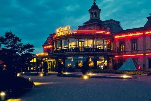 Bild på numera nedlagda Casino Cosmopol i Sundsvall.