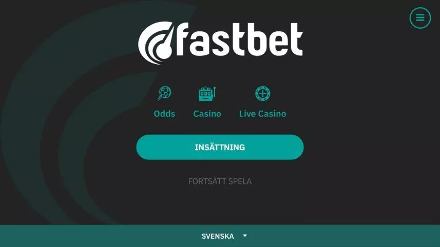 På bilden ser vi Fastbets startsida. Överst är Fastbets logotyp, under är tre ikoner som länkar till odds, casino och live casino, under det är en knapp för insättning och under detta en knapp för att fortsätta spela. längst ned finns alternativ för att välja språk. I över högre hörnet finns en knapp som öppnar casinots meny. Bakgrunden är svart med mörkt turkosa ringar.