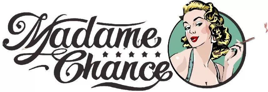 Bilden visar Madame Chance logotyp. Texten Madame Chance står till vänster, till höger är en bild på en Marilyn Monroe-liknande pinuppa som röker en cigarett. 